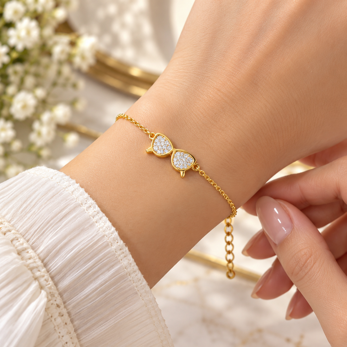 Gold-TONE STAINLESS STEEL CRYSTAL GLASSES CHARM BRACELET